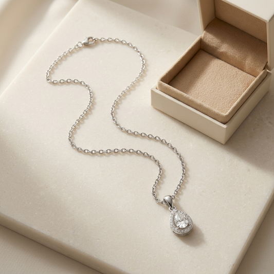 🤍 Gift-Worthy | Teardrop Pendant Necklace | Sparkling Silver-Tone Finish